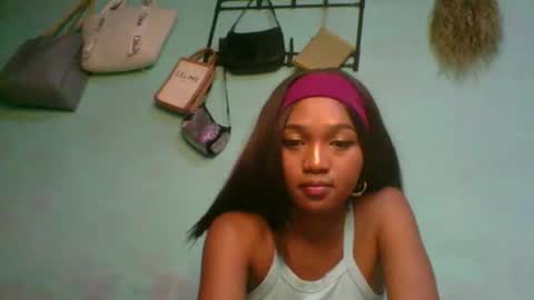 Snapshot of avotraina chatting on 22, 4, 2026 avotraina online show from 22, 4, 2026