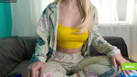 Snapshot of avr0ria chatting on 3, 1, 2025 avr0ria online show from 3, 1, 2025