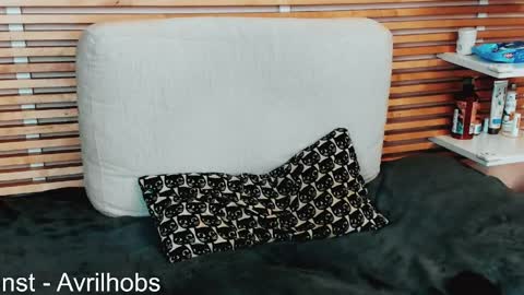 Snapshot of avrilhobs chatting on 11, 4, 2026 Avril online show from 11, 4, 2026