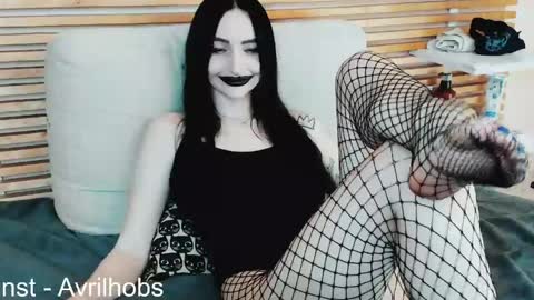 Snapshot of avrilhobs chatting on 5, 5, 2026 Avril online show from 5, 5, 2026