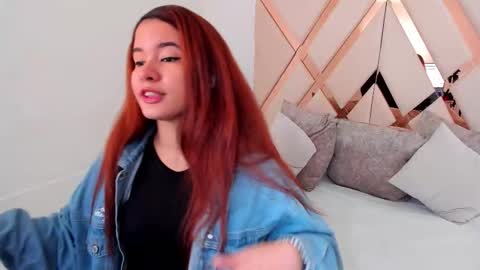 Snapshot of avrilwayne chatting on 4, 2, 2026 Avril online show from 4, 2, 2026