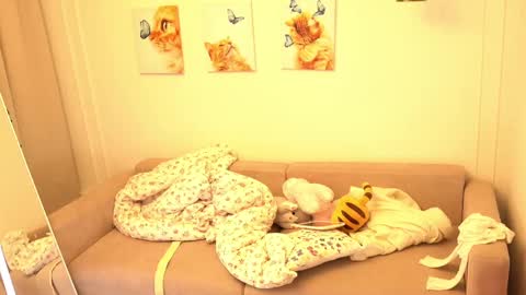 Avrora online show from 12, 2, 2025