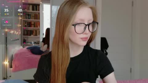 Snapshot of awwrora chatting on 20, 4, 2026 Aurora online show from 20, 4, 2026