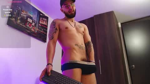 Snapshot of axel_7070 chatting on 12, 3, 2026 Independiente Model online show from 12, 3, 2026