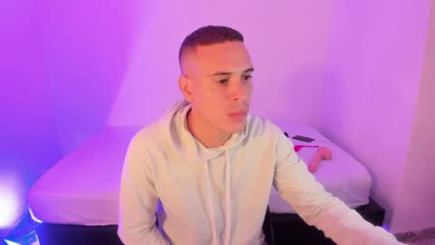 axel__fierro online show from 14, 4, 2026