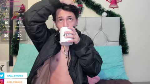 Snapshot of axel_evanss chatting on 6, 12, 2024 Axel Evanss online show from 6, 12, 2024