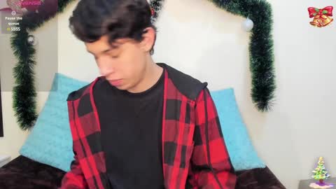 Snapshot of axel_evanss chatting on 10, 12, 2024 Axel Evanss online show from 10, 12, 2024