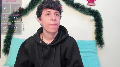 Snapshot of axel_evanss chatting on 20, 12, 2024 Axel Evanss online show from 20, 12, 2024