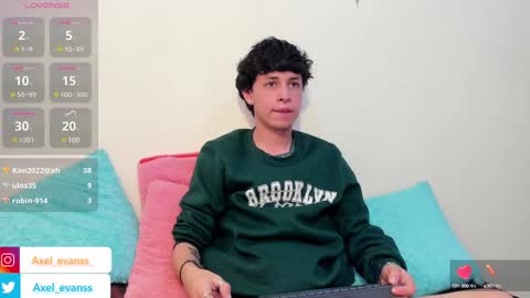 Snapshot of axel_evanss chatting on 8, 1, 2025 Axel Evanss online show from 8, 1, 2025