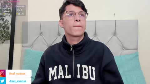 Snapshot of axel_evanss chatting on 1, 2, 2025 Axel Evanss online show from 1, 2, 2025