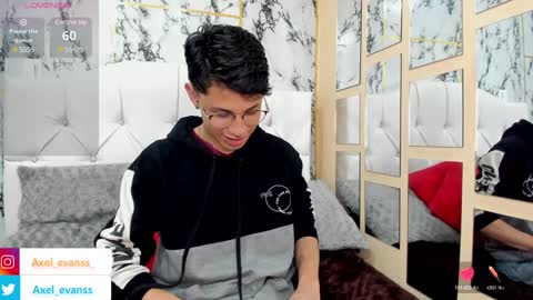 Snapshot of axel_evanss chatting on 5, 2, 2025 Axel Evanss online show from 5, 2, 2025