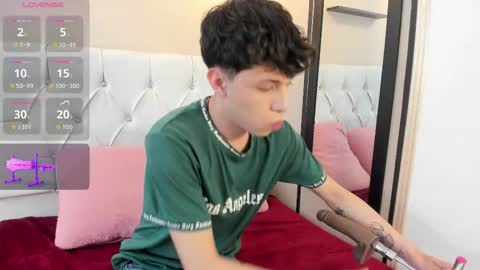 Snapshot of axel_evanss chatting on 10, 9, 2025 Axel Evanss online show from 10, 9, 2025