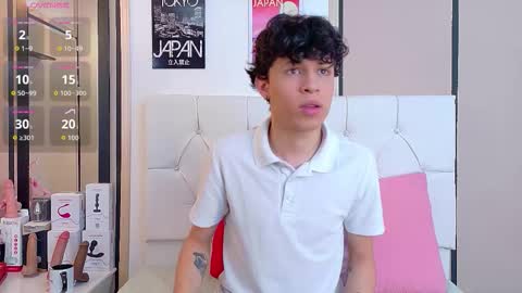 Snapshot of axel_evanss chatting on 18, 11, 2025 Axel Evanss online show from 18, 11, 2025