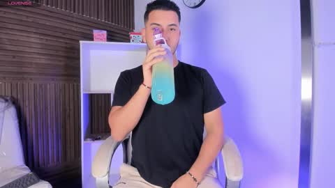 axel_grey_ online show from 14, 11, 2025