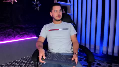 axel_grey_ online show from 18, 12, 2025