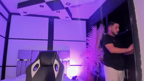 Snapshot of axel_grey_ chatting on 7, 6, 2026 axel_grey_ online show from 7, 6, 2026