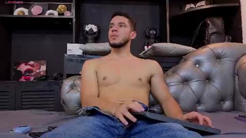 Axel  online show from 30, 7, 2026