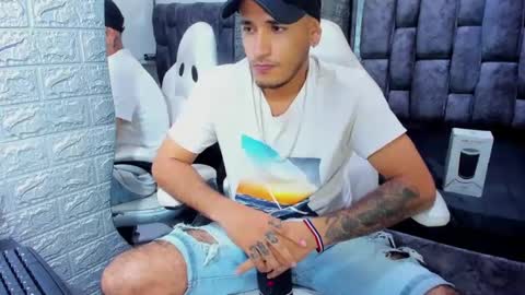 Axell Cross2 online show from 22, 2, 2025