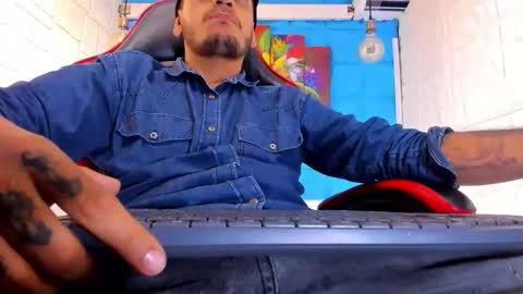 Axell Cross2 online show from 27, 2, 2026