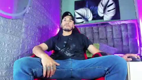 Snapshot of axell_cross2 chatting on 17, 6, 2026 Axell Cross2 online show from 17, 6, 2026