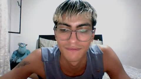 Axel  online show from 5, 12, 2024