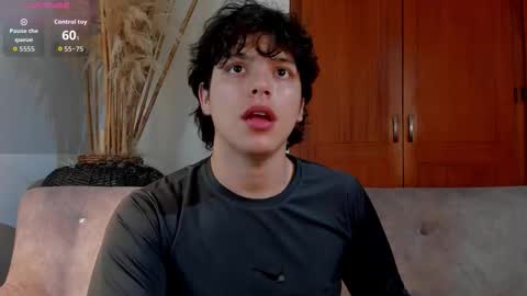 Snapshot of axelraven chatting on 9, 10, 2025 Axel Raven online show from 9, 10, 2025