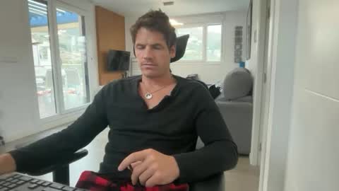 Snapshot of axelshore_ chatting on 24, 4, 2026 Axel Shore online show from 24, 4, 2026