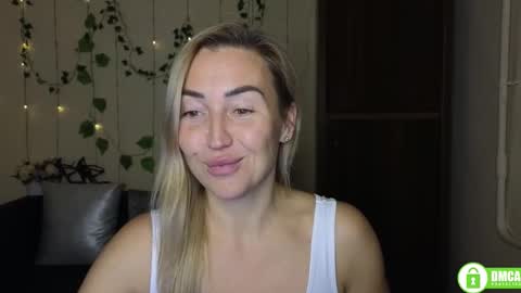 Jully online show from 12, 11, 2025