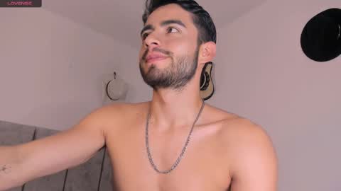 AYDAN STIVEN OF AYDANSTIVEN online show from 4, 3, 2025