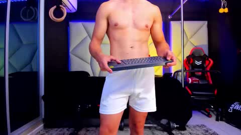 Snapshot of aydenmillerdom chatting on 24, 11, 2025 Ayden Miller online show from 24, 11, 2025