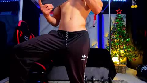 Snapshot of aydenmillerdom chatting on 14, 12, 2025 Ayden Miller online show from 14, 12, 2025