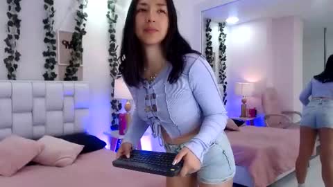 Snapshot of ayla_lumina chatting on 25, 6, 2026 Ayla online show from 25, 6, 2026