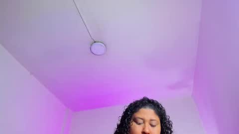 Snapshot of ayliinn_ chatting on 22, 12, 2025 Ayliinn online show from 22, 12, 2025