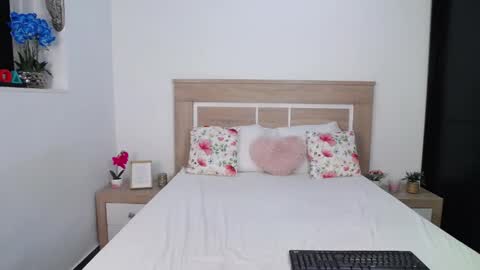 Aylin Ross online show from 11, 11, 2025