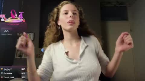 Snapshot of ayreenmoore chatting on 17, 12, 2025 Ayreen Moore online show from 17, 12, 2025