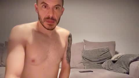 Snapshot of aysha1214 chatting on 15, 2, 2026 HotwifeAysha online show from 15, 2, 2026