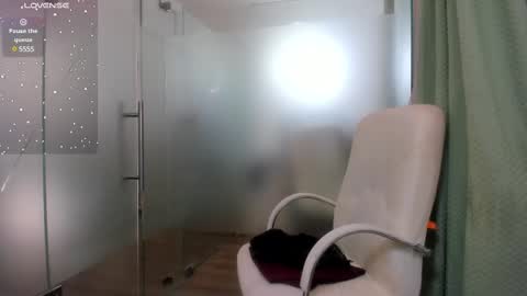 Ayumi online show from 4, 3, 2025