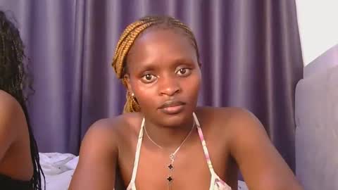 Snapshot of azalea46 chatting on 16, 11, 2025 Azalea online show from 16, 11, 2025