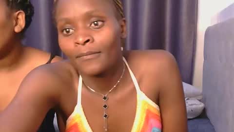 Snapshot of azalea46 chatting on 20, 11, 2025 Azalea online show from 20, 11, 2025