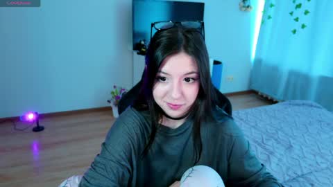 Snapshot of azaliya_haze chatting on 18, 3, 2026 Azaliya online show from 18, 3, 2026