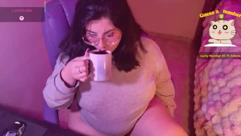 Snapshot of azamy_12 chatting on 7, 11, 2025 Amanda online show from 7, 11, 2025