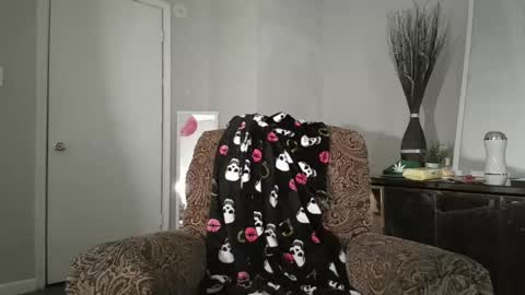 azell19 online show from 30, 1, 2025