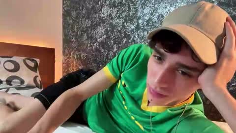 Snapshot of azulyfucsia chatting on 13, 10, 2025 nice boy online show from 13, 10, 2025