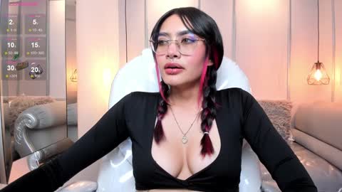 Snapshot of azurakindong chatting on 11, 12, 2024 Azura online show from 11, 12, 2024