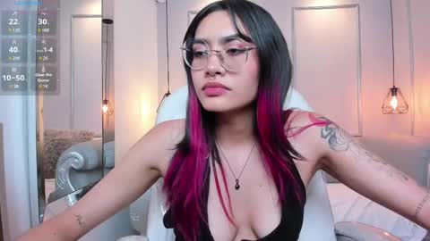 Snapshot of azurakindong chatting on 4, 3, 2025 Azura online show from 4, 3, 2025