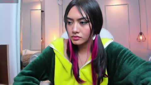 Snapshot of azurakindong chatting on 12, 3, 2025 Azura online show from 12, 3, 2025