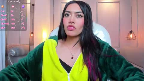 Snapshot of azurakindong chatting on 16, 10, 2025 Azura online show from 16, 10, 2025