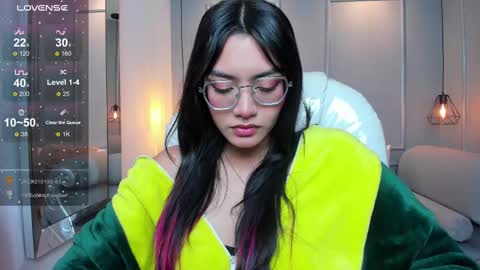 Snapshot of azurakindong chatting on 14, 11, 2025 Azura online show from 14, 11, 2025