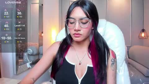 Snapshot of azurakindong chatting on 19, 11, 2025 Azura online show from 19, 11, 2025