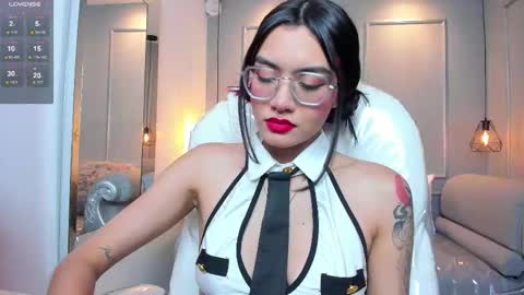 Snapshot of azurakindong chatting on 4, 12, 2025 Azura online show from 4, 12, 2025